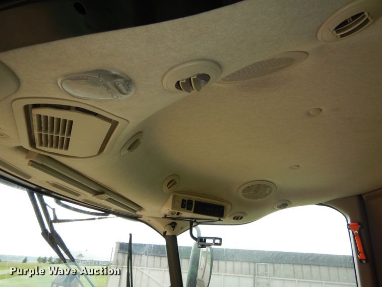 image for item DC0236 2015 John Deere S670 STS RWA combine