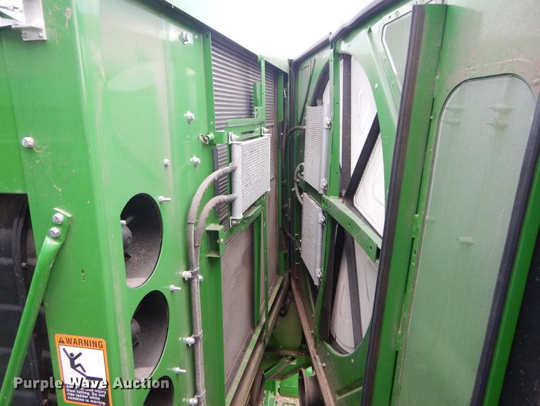 image for item DC0236 2015 John Deere S670 STS RWA combine