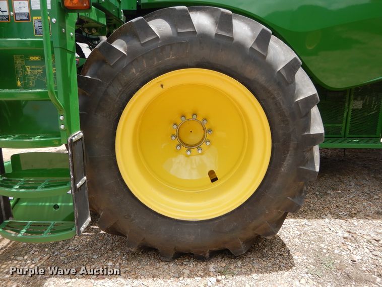 image for item DC0236 2015 John Deere S670 STS RWA combine