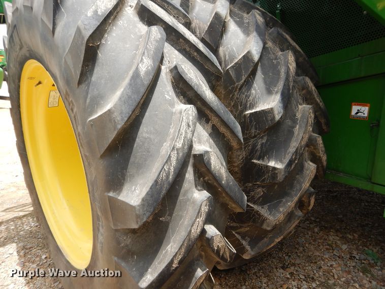 image for item DC0236 2015 John Deere S670 STS RWA combine