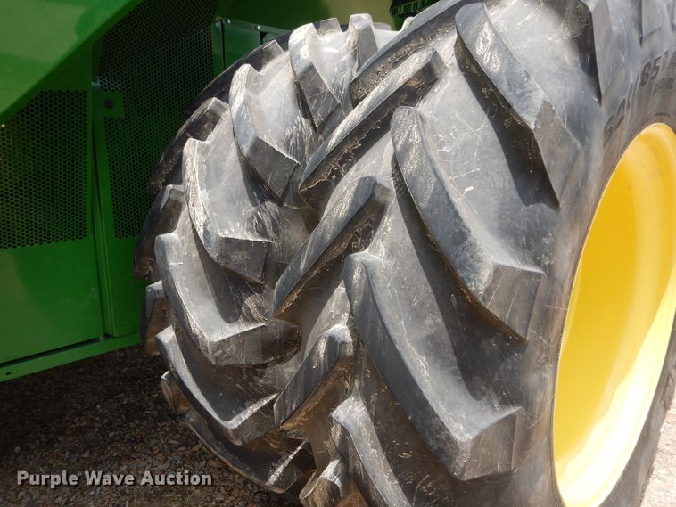 image for item DC0236 2015 John Deere S670 STS RWA combine