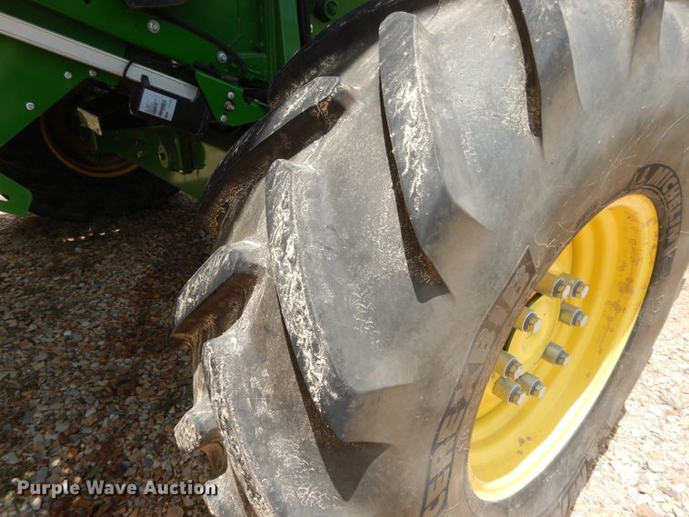 image for item DC0236 2015 John Deere S670 STS RWA combine