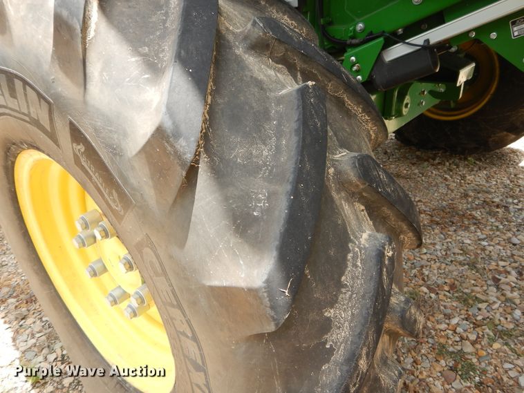 image for item DC0236 2015 John Deere S670 STS RWA combine