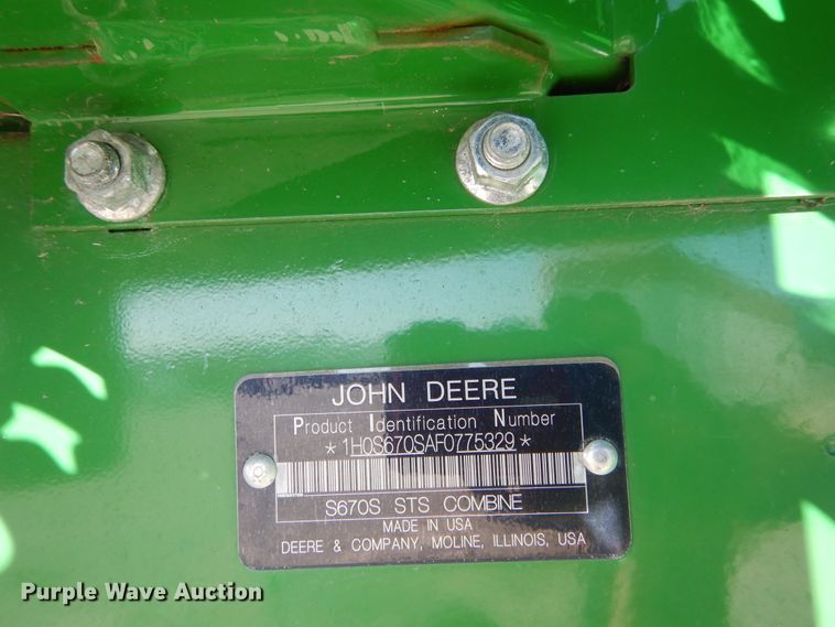 image for item DC0236 2015 John Deere S670 STS RWA combine
