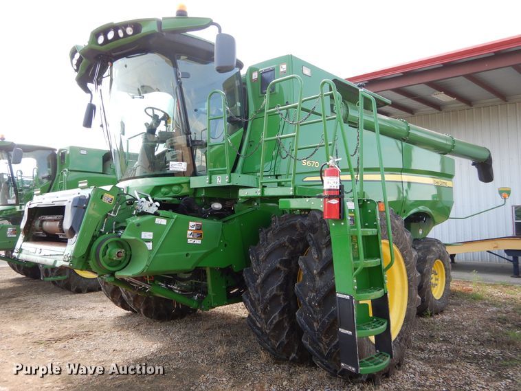 image for item DC0237 2015 John Deere S670 STS RWA combine