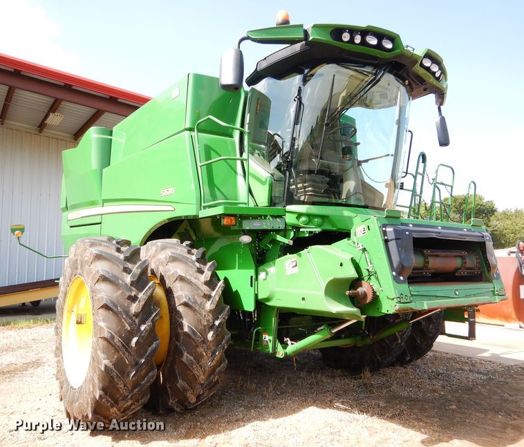 image for item DC0237 2015 John Deere S670 STS RWA combine