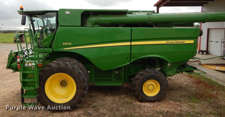 image for item DC0237 2015 John Deere S670 STS RWA combine