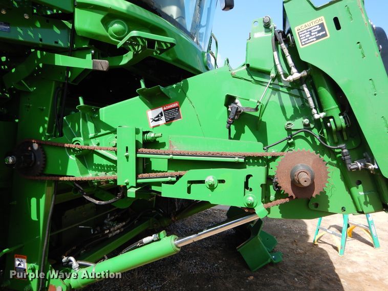 image for item DC0237 2015 John Deere S670 STS RWA combine