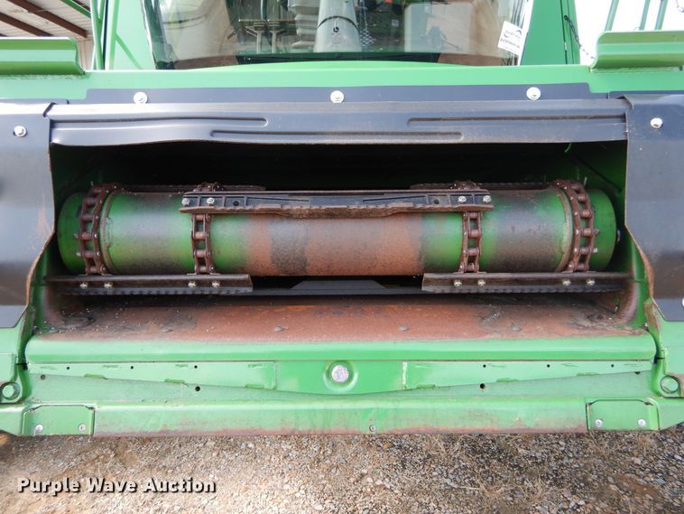 image for item DC0237 2015 John Deere S670 STS RWA combine