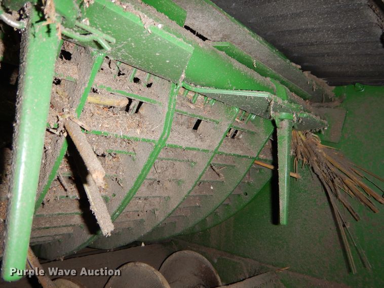 image for item DC0237 2015 John Deere S670 STS RWA combine