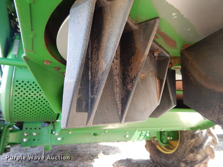 image for item DC0237 2015 John Deere S670 STS RWA combine