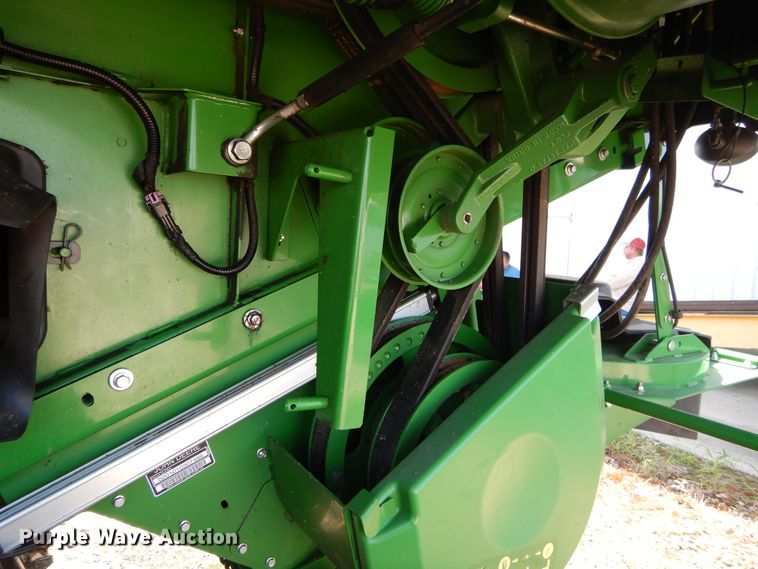 image for item DC0237 2015 John Deere S670 STS RWA combine