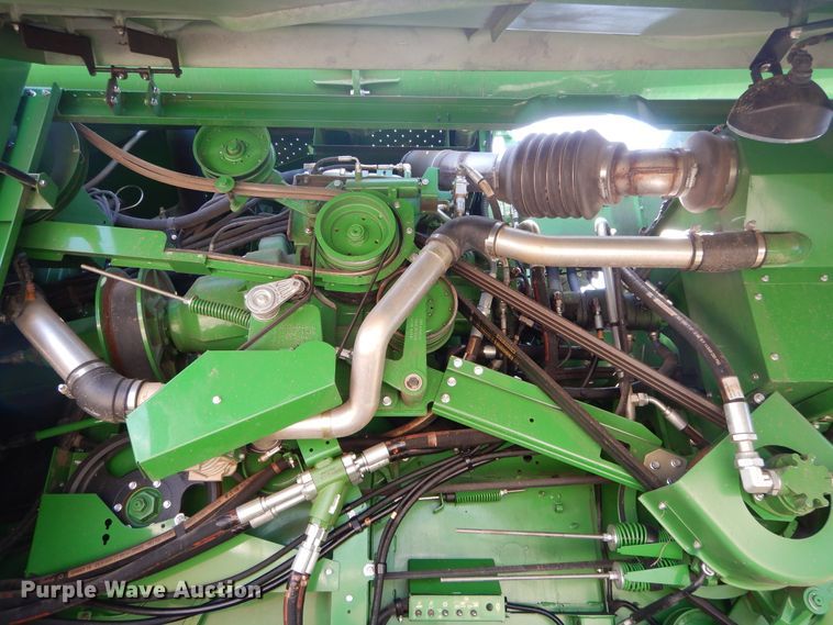 image for item DC0237 2015 John Deere S670 STS RWA combine