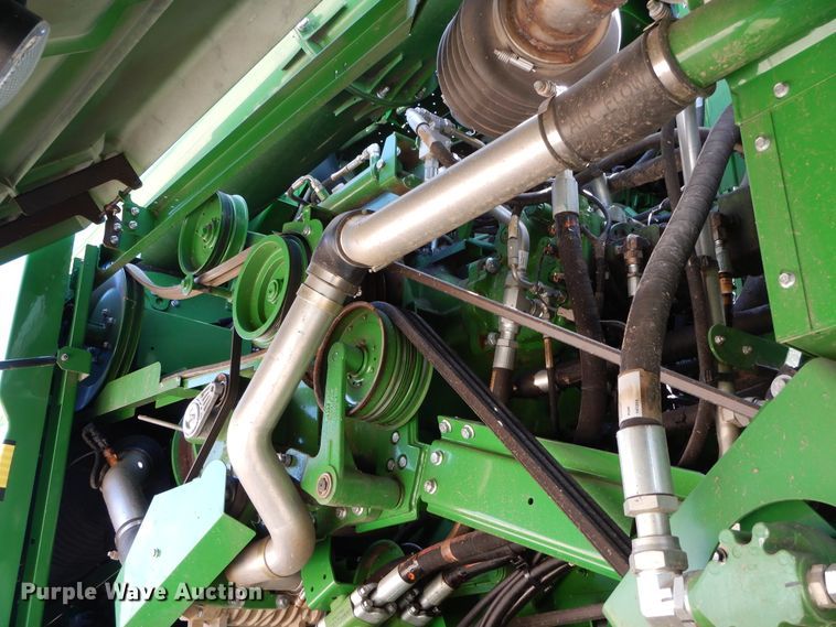 image for item DC0237 2015 John Deere S670 STS RWA combine