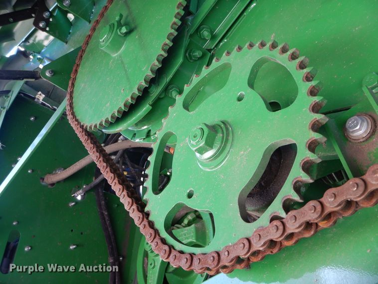 image for item DC0237 2015 John Deere S670 STS RWA combine