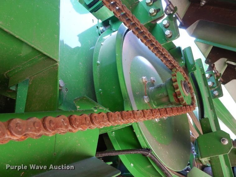 image for item DC0237 2015 John Deere S670 STS RWA combine