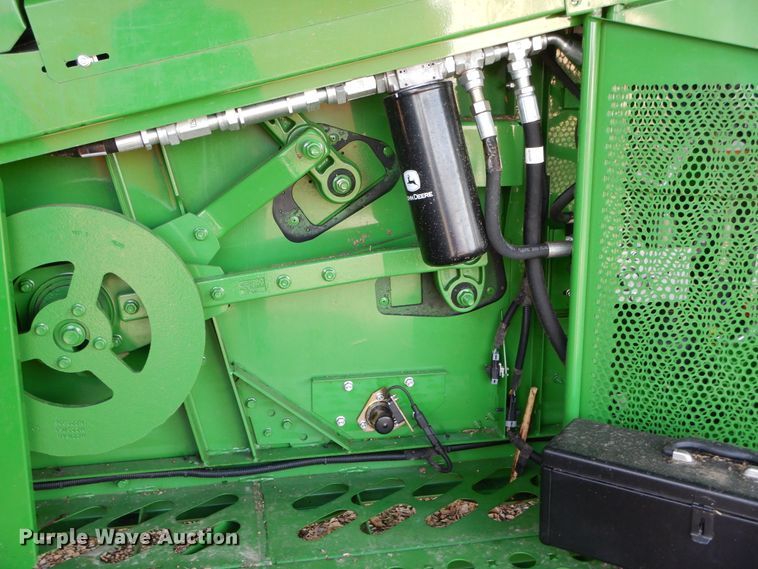 image for item DC0237 2015 John Deere S670 STS RWA combine