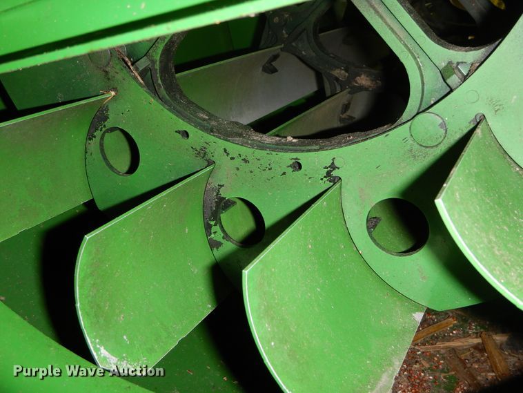 image for item DC0237 2015 John Deere S670 STS RWA combine