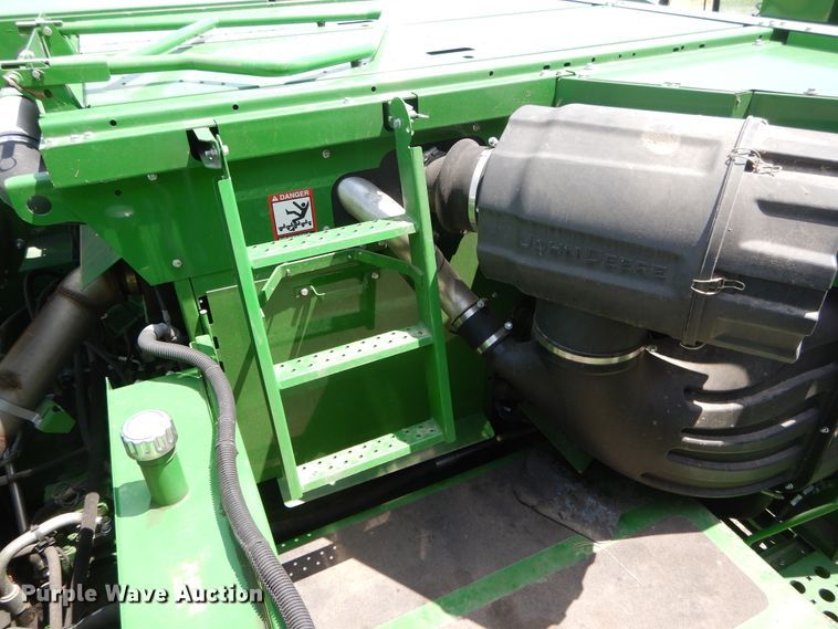 image for item DC0237 2015 John Deere S670 STS RWA combine