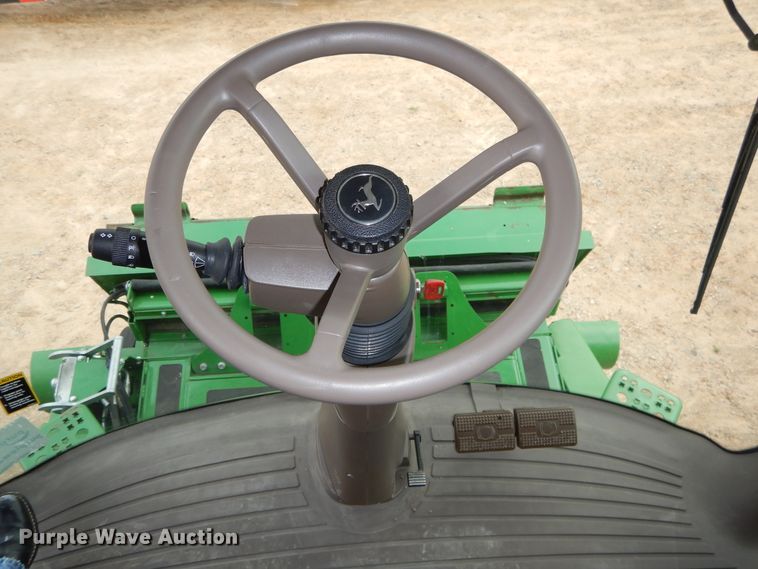 image for item DC0237 2015 John Deere S670 STS RWA combine