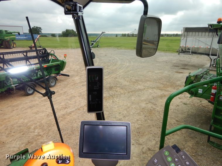 image for item DC0237 2015 John Deere S670 STS RWA combine