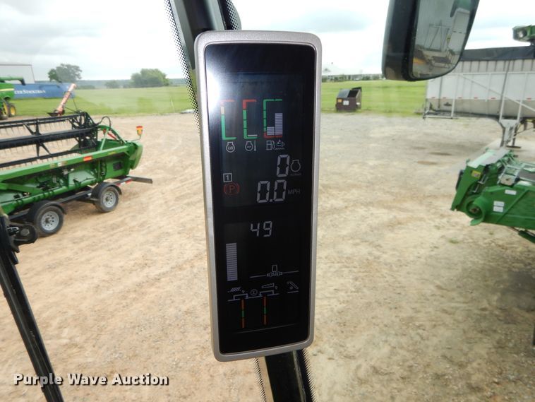 image for item DC0237 2015 John Deere S670 STS RWA combine