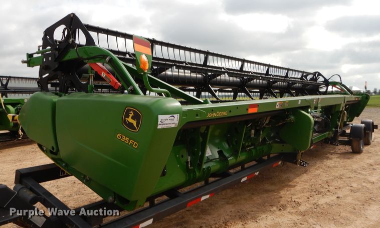 image for item DC0238 2015 John Deere 635FD flex draper head