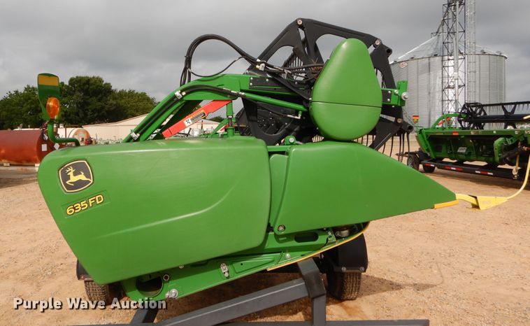 image for item DC0238 2015 John Deere 635FD flex draper head