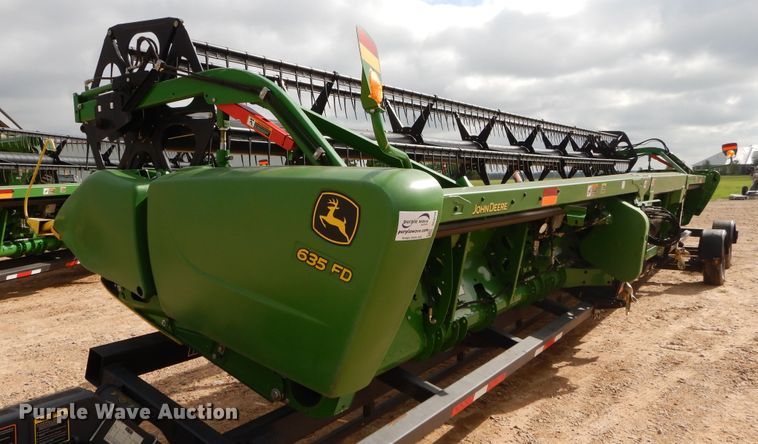 image for item DC0239 2015 John Deere 635FD flex draper head
