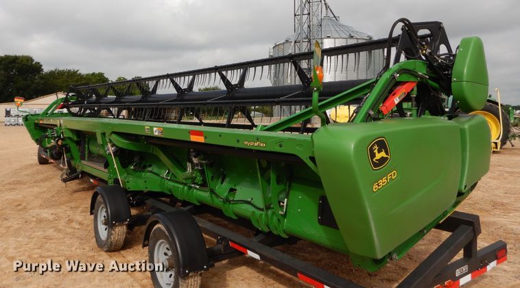 image for item DC0240 2015 John Deere 635FD flex draper head