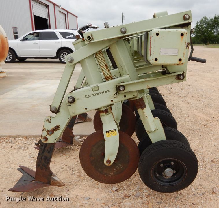 image for item DC0244 Orthman 9300 row crop cultivator