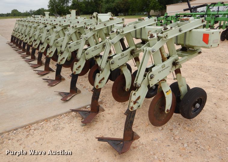 image for item DC0244 Orthman 9300 row crop cultivator