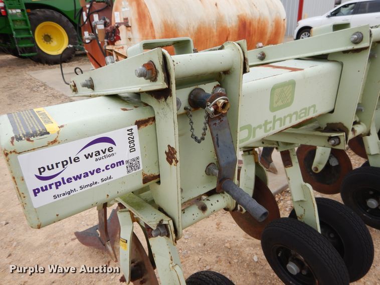 image for item DC0244 Orthman 9300 row crop cultivator
