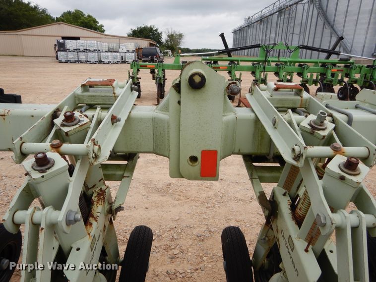 image for item DC0244 Orthman 9300 row crop cultivator