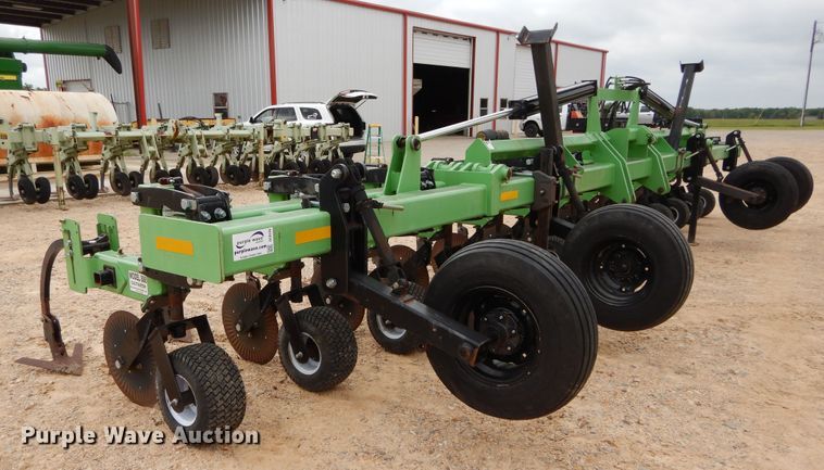 image for item DC0245 2014 Bigham Brothers S-9941-888 row crop cultivator