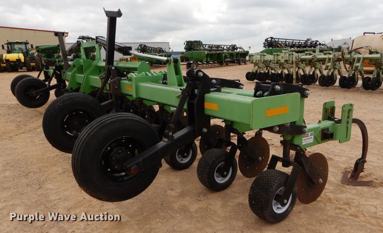 image for item DC0245 2014 Bigham Brothers S-9941-888 row crop cultivator