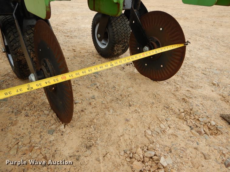 image for item DC0245 2014 Bigham Brothers S-9941-888 row crop cultivator