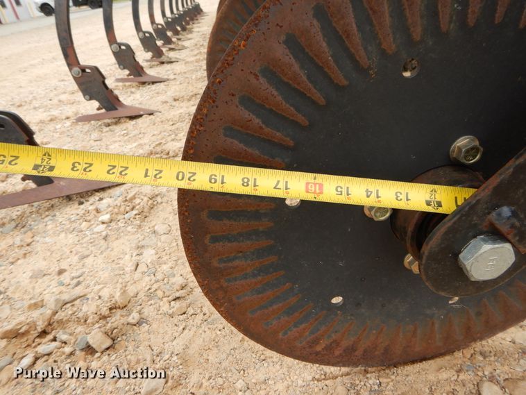 image for item DC0245 2014 Bigham Brothers S-9941-888 row crop cultivator