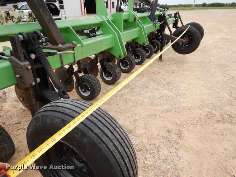 image for item DC0245 2014 Bigham Brothers S-9941-888 row crop cultivator