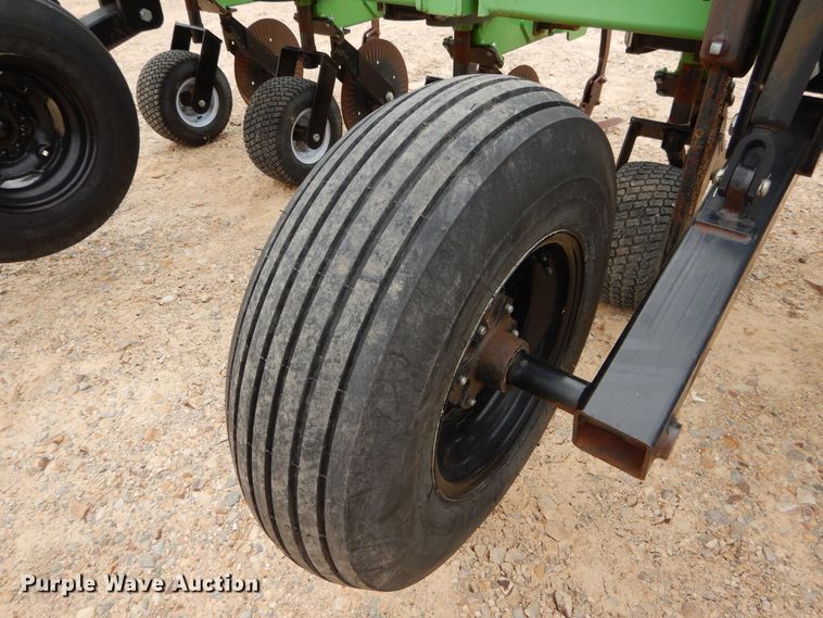 image for item DC0245 2014 Bigham Brothers S-9941-888 row crop cultivator