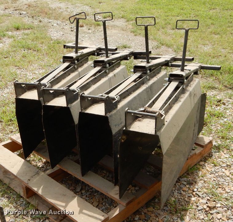 image for item DC0245 2014 Bigham Brothers S-9941-888 row crop cultivator