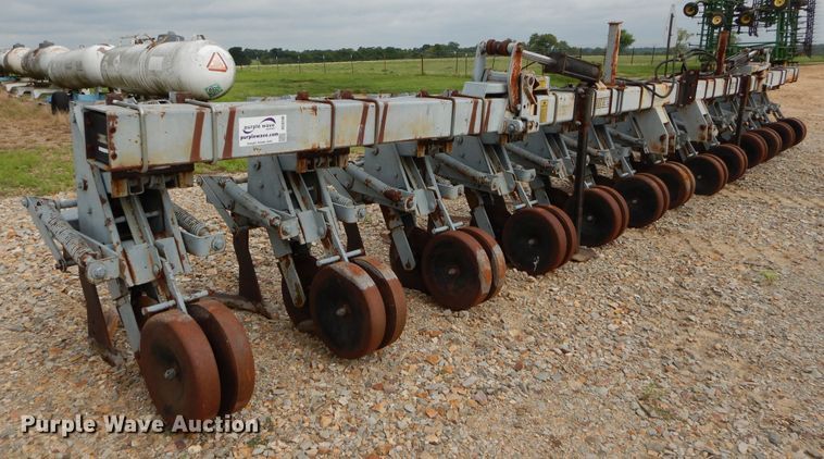 image for item DC0246 Hiniker 5000 row crop cultivator