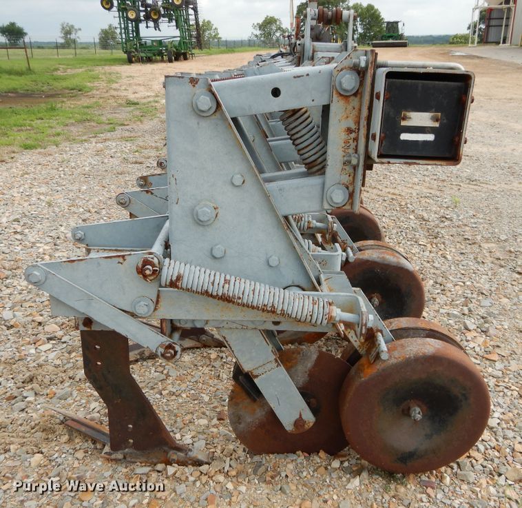 image for item DC0246 Hiniker 5000 row crop cultivator