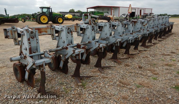 image for item DC0246 Hiniker 5000 row crop cultivator