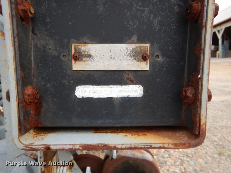 image for item DC0246 Hiniker 5000 row crop cultivator