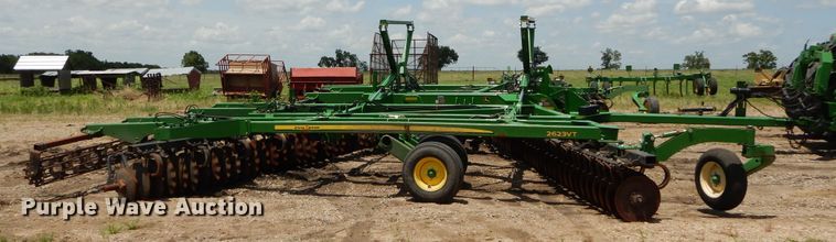 image for item DC0247 2013 John Deere 2623VT vertical tillage