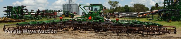 image for item DC0247 2013 John Deere 2623VT vertical tillage