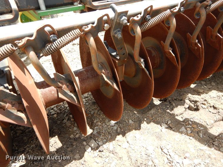 image for item DC0247 2013 John Deere 2623VT vertical tillage