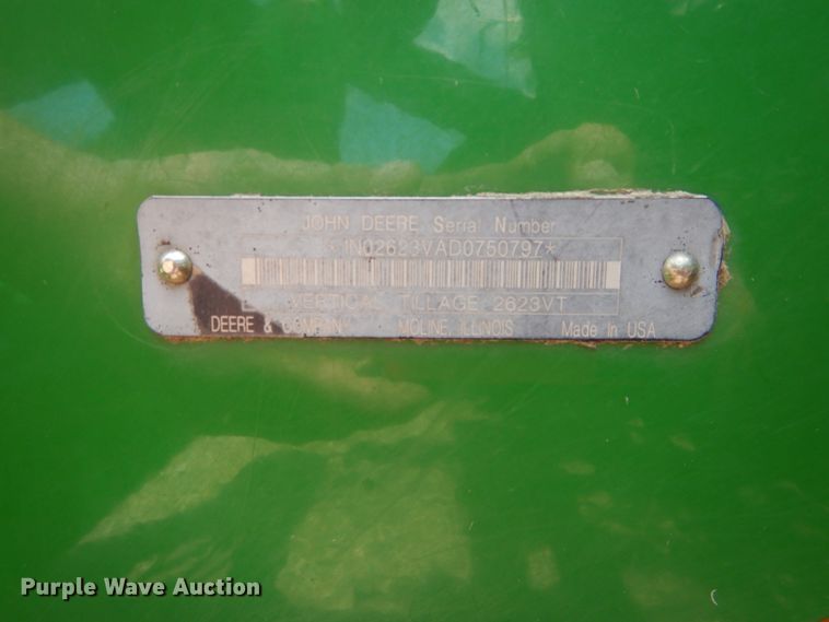 image for item DC0247 2013 John Deere 2623VT vertical tillage