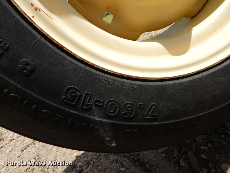 image for item DC0247 2013 John Deere 2623VT vertical tillage